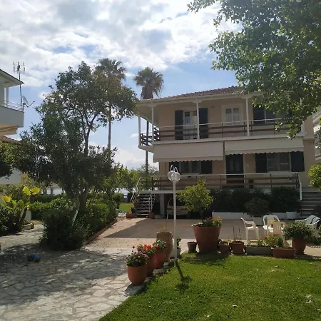 Two Palm Trees شقة نيدري